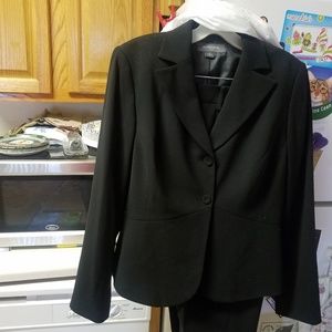 Brand New Liz Claiborne Business Suit Size 10